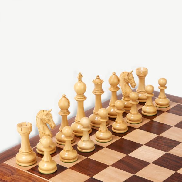 Uber Armoured Staunton Acaciawood Chess Pieces & Box - 6" King - Image 3