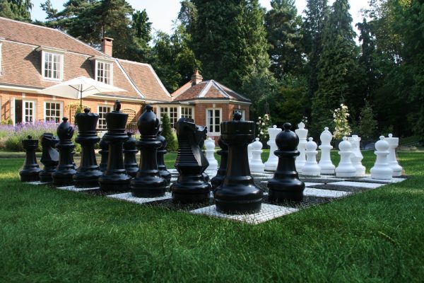 Garden Chess Pieces Set - Plastic - 30cm - Image 5